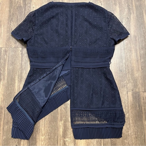 Talbot Runhof Navy Lace V-Neck High Low Short Sleeves Blouse Top Back Zip Vtg L - Picture 11 of 16
